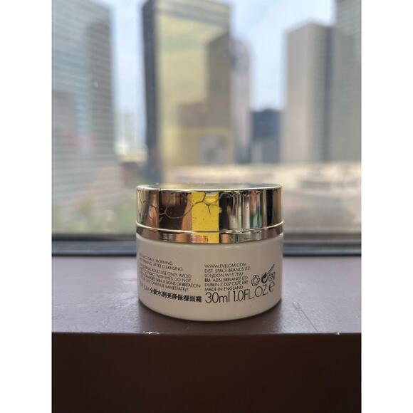 Eve Lom The Moisture Cream - Picture 3 of 6